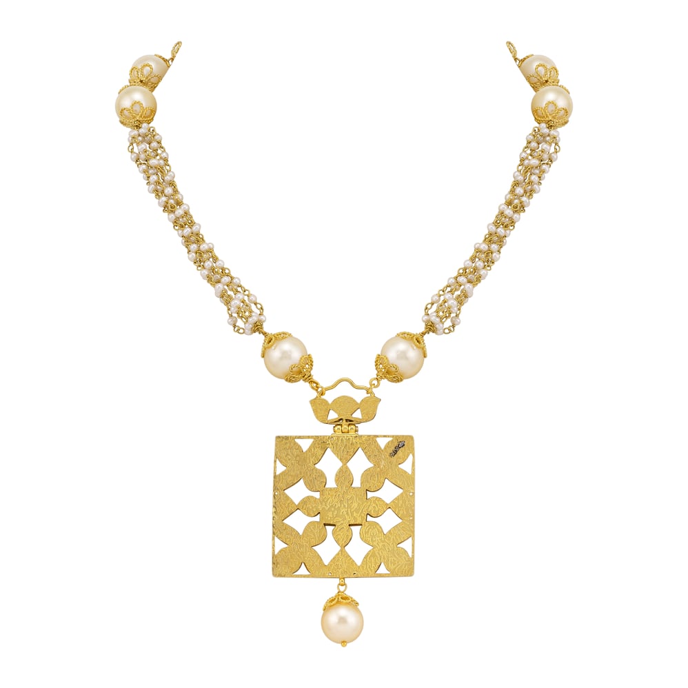 Polki Pendant Necklace with Pearls & Gold Accents
